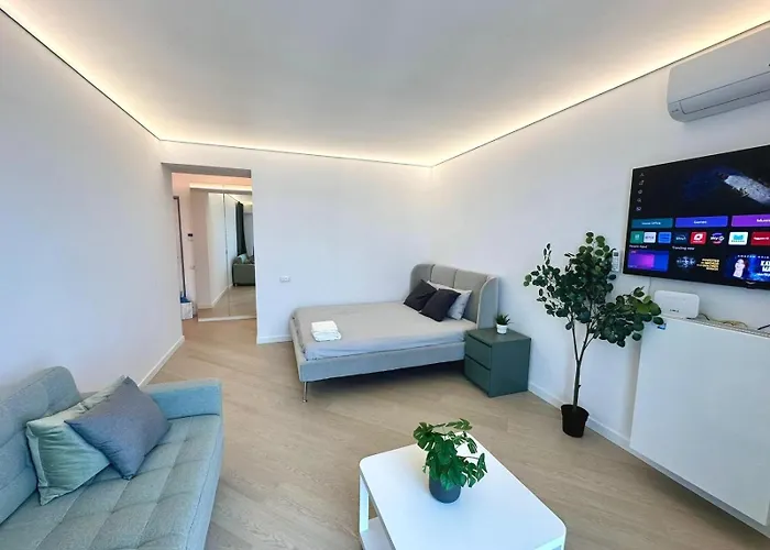 Cortina North New Luxury Apartment With Parking- Self Check In