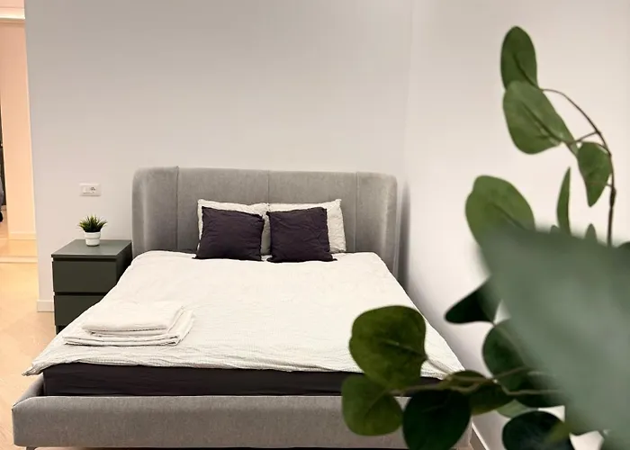 Cortina North New Luxury Apartment With Parking- Self Check In