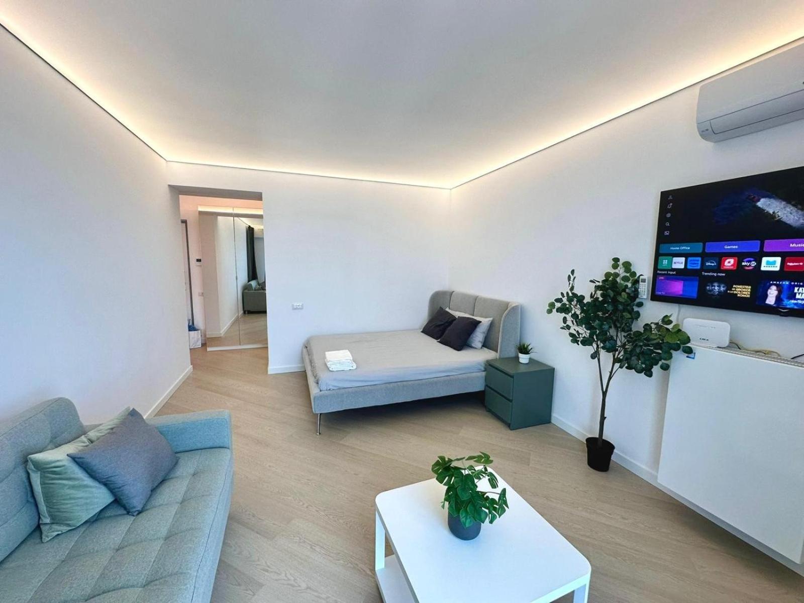 Cortina North New Luxury With Parking- Self Check In Apartment Voluntari