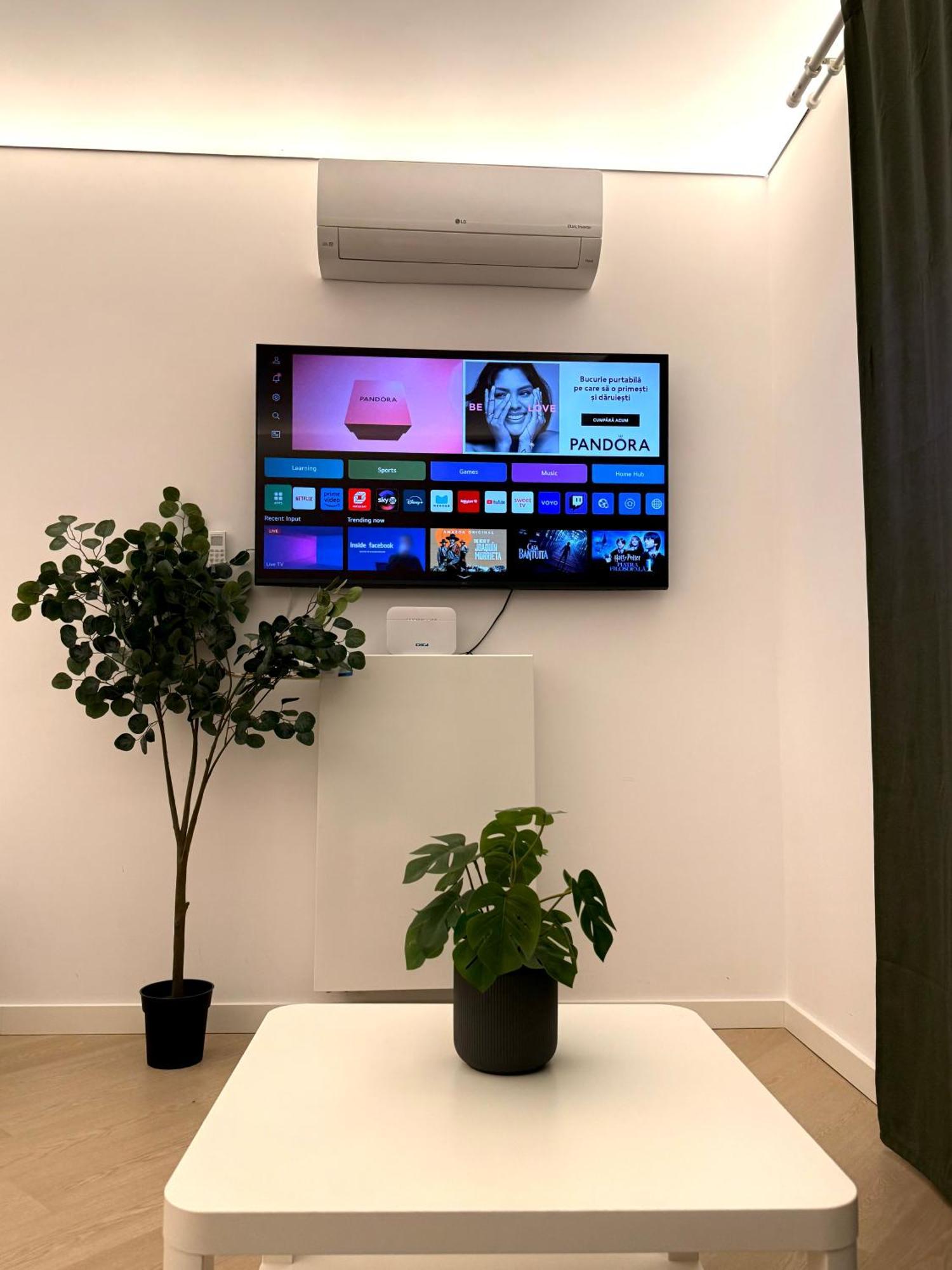 Cortina North New Luxury With Parking- Self Check In Apartment *